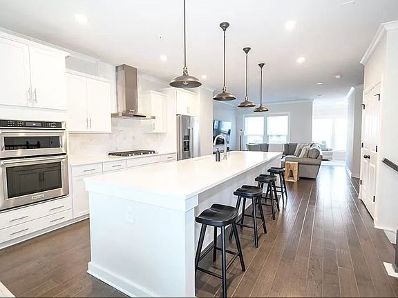 5th image of 1006 Burnside Ln NW