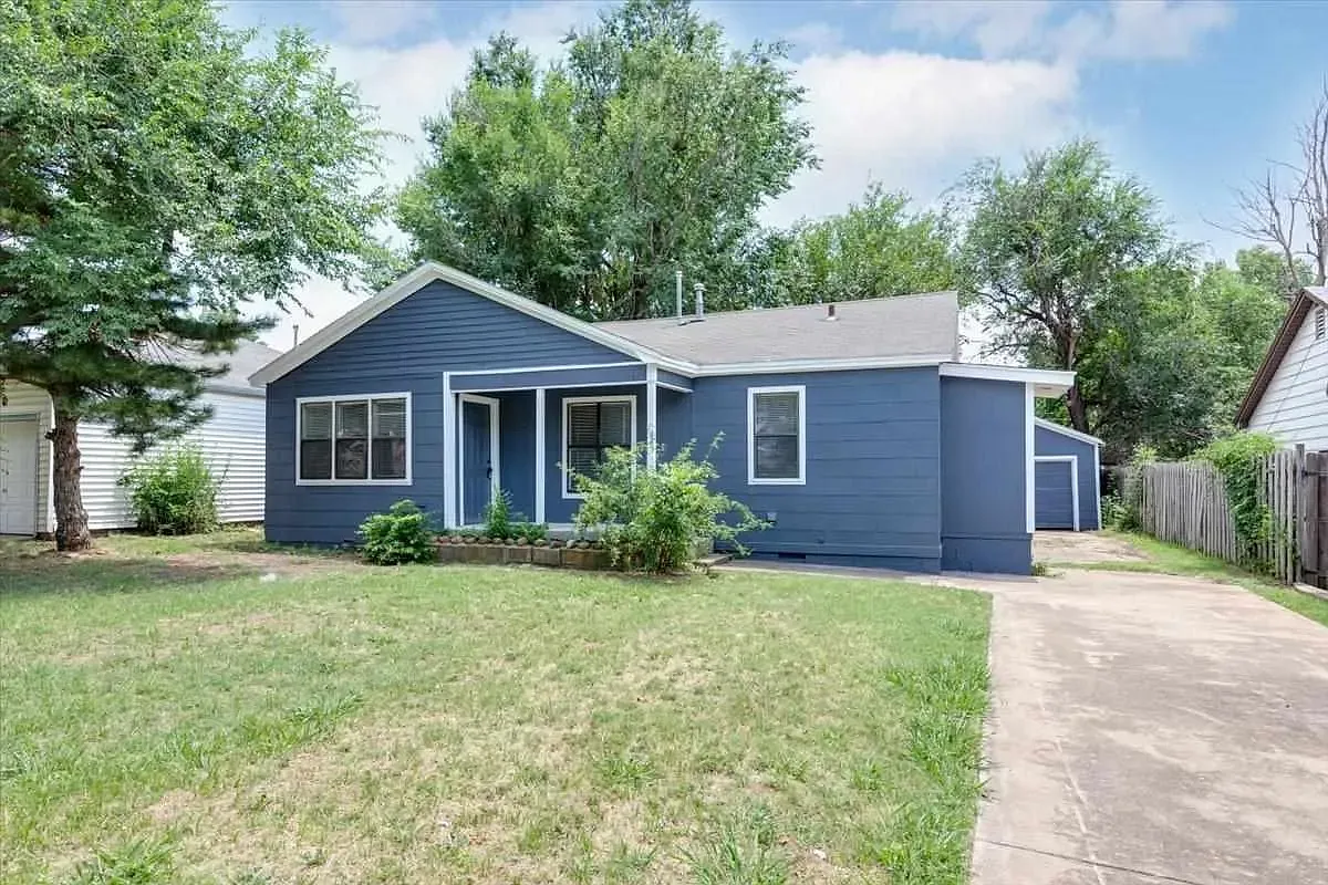 3 bed, 1000 sqft, $1,050 — Photo 1