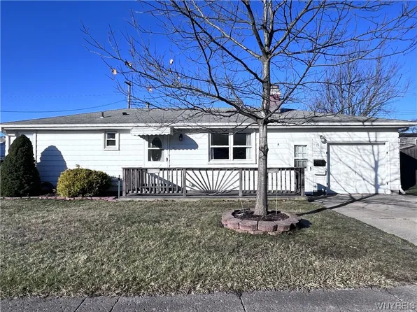 17 King Ave, Depew, NY 14043