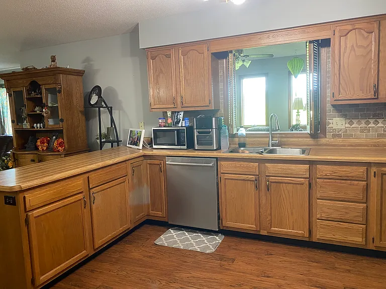 689 Apple Blossom Ln — Photo 43