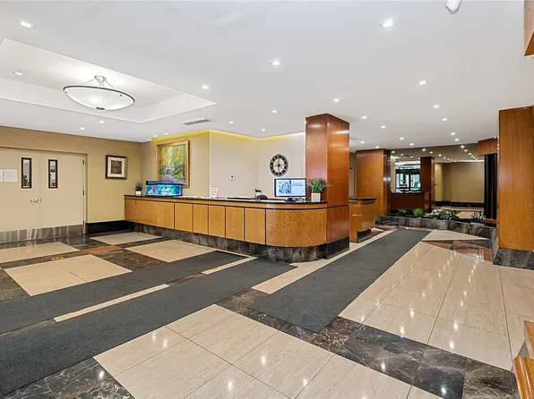 118-17 Union Turnpike image 16 of 25