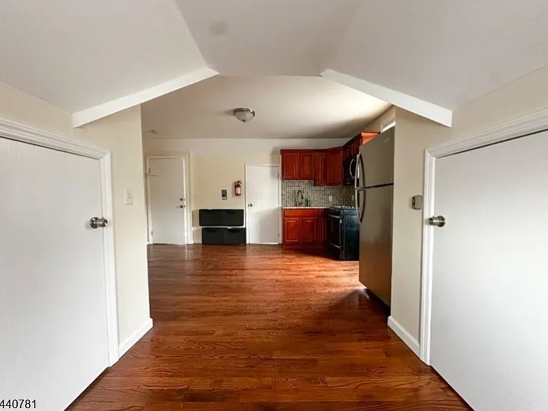19 Walnut Ter — Photo 9