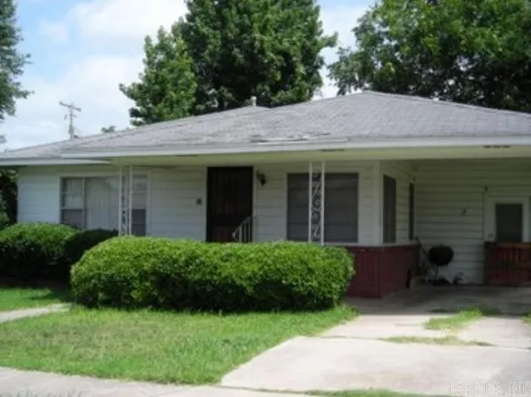 90 Watson Blvd, Pine Bluff, AR 71601