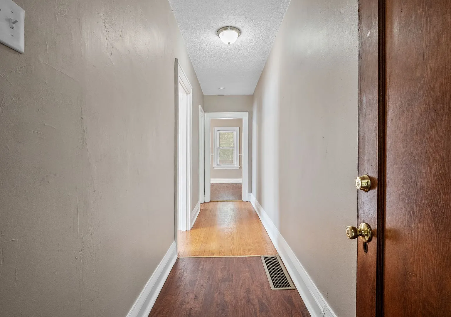 4958 Walsh — Photo 2