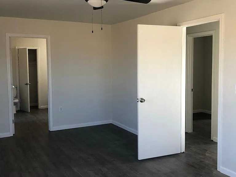 311 Washington Ave NW — Photo 6