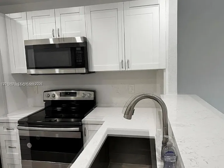 2032 Taylor St #2032 — Photo 2