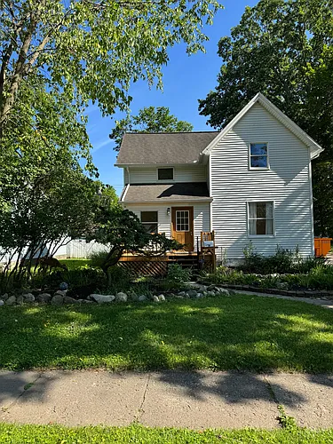 543 W Middle St Photo 1