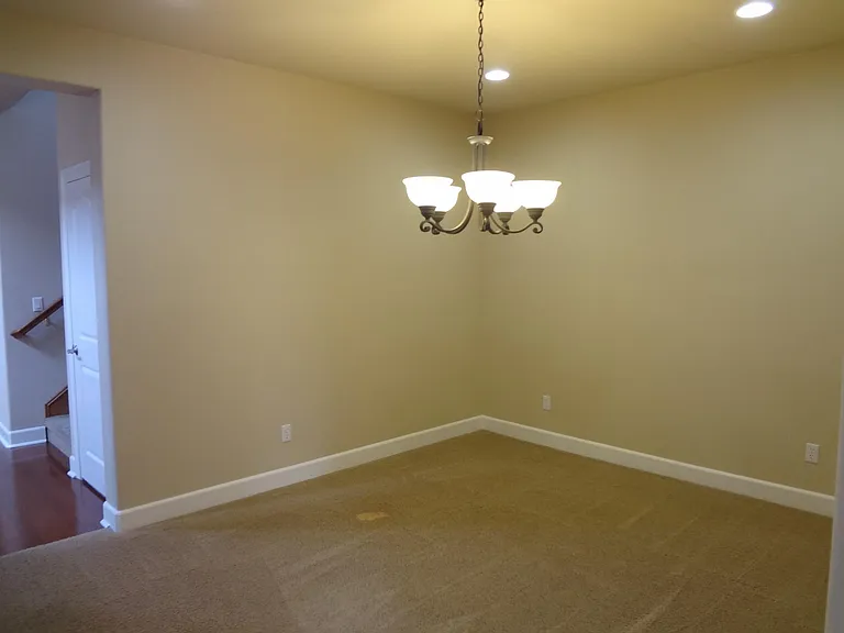 1123 Montague Ln — Photo 13