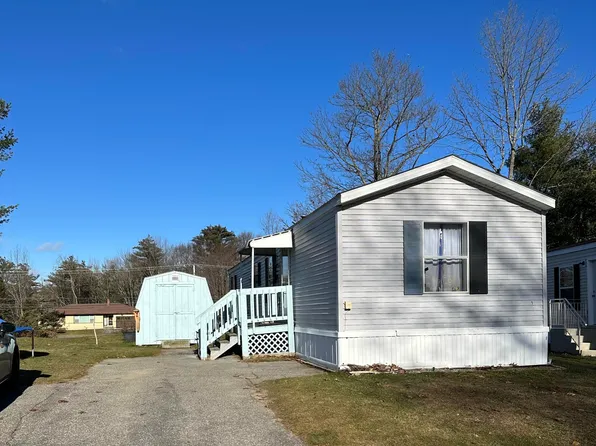 9 Autumn Lane, Lewiston, ME 04240