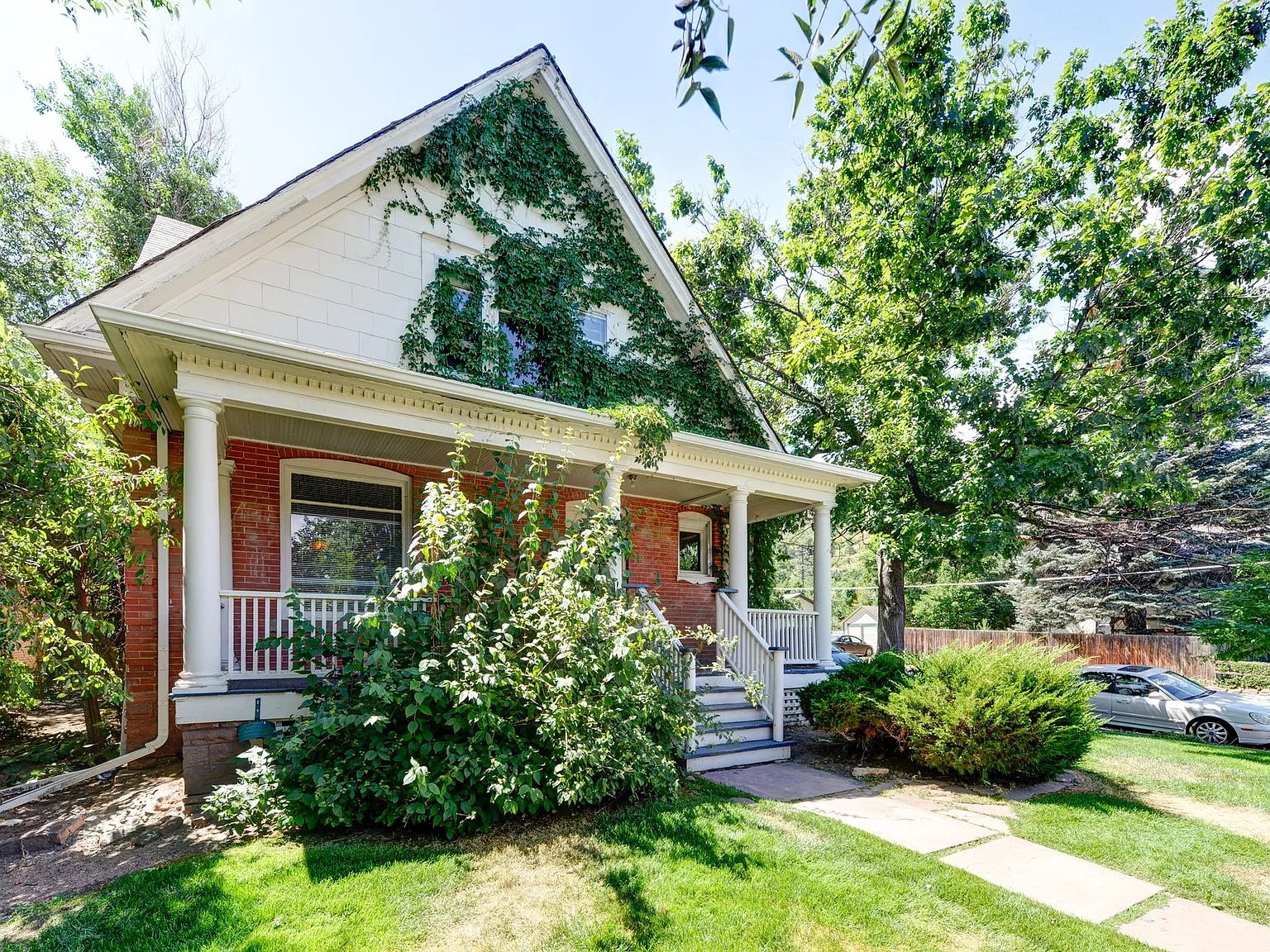 604 Marine St. — Photo 2
