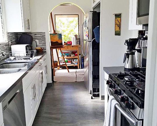 4th image of 844 S Curson Ave #2