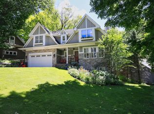 631 Broken Arrow Rd, Chanhassen, MN 55317