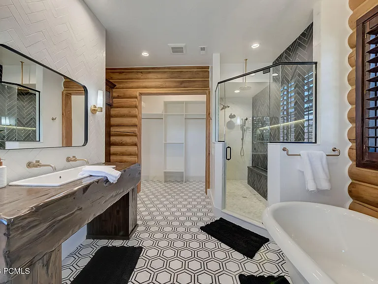 715 Aspen Ln — Photo 35