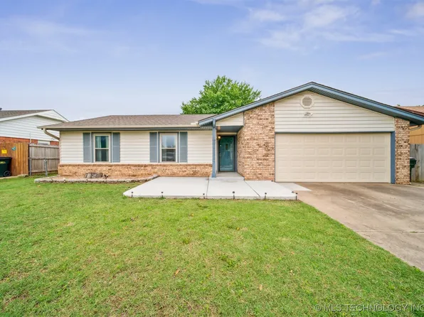 2910 S Main St, Sapulpa, OK 74066