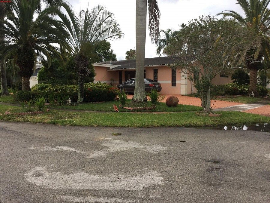 1st image of 10700 NW 28th Mnr