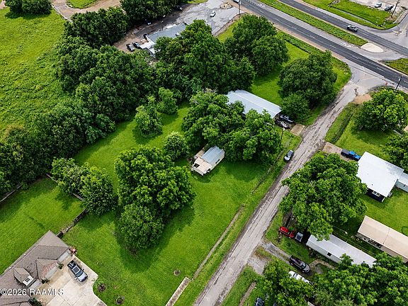2nd image of 102 W Teljean Rd