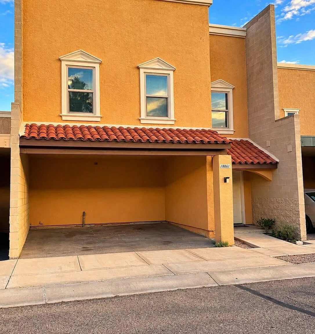 3 bed, 2.5 bath, 1535 sqft, $1,900 — Photo 2