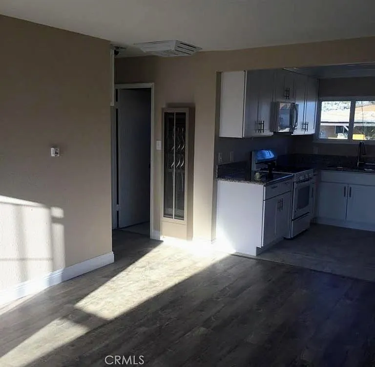 2 bed, 840 sqft, $1,650 — Photo 2