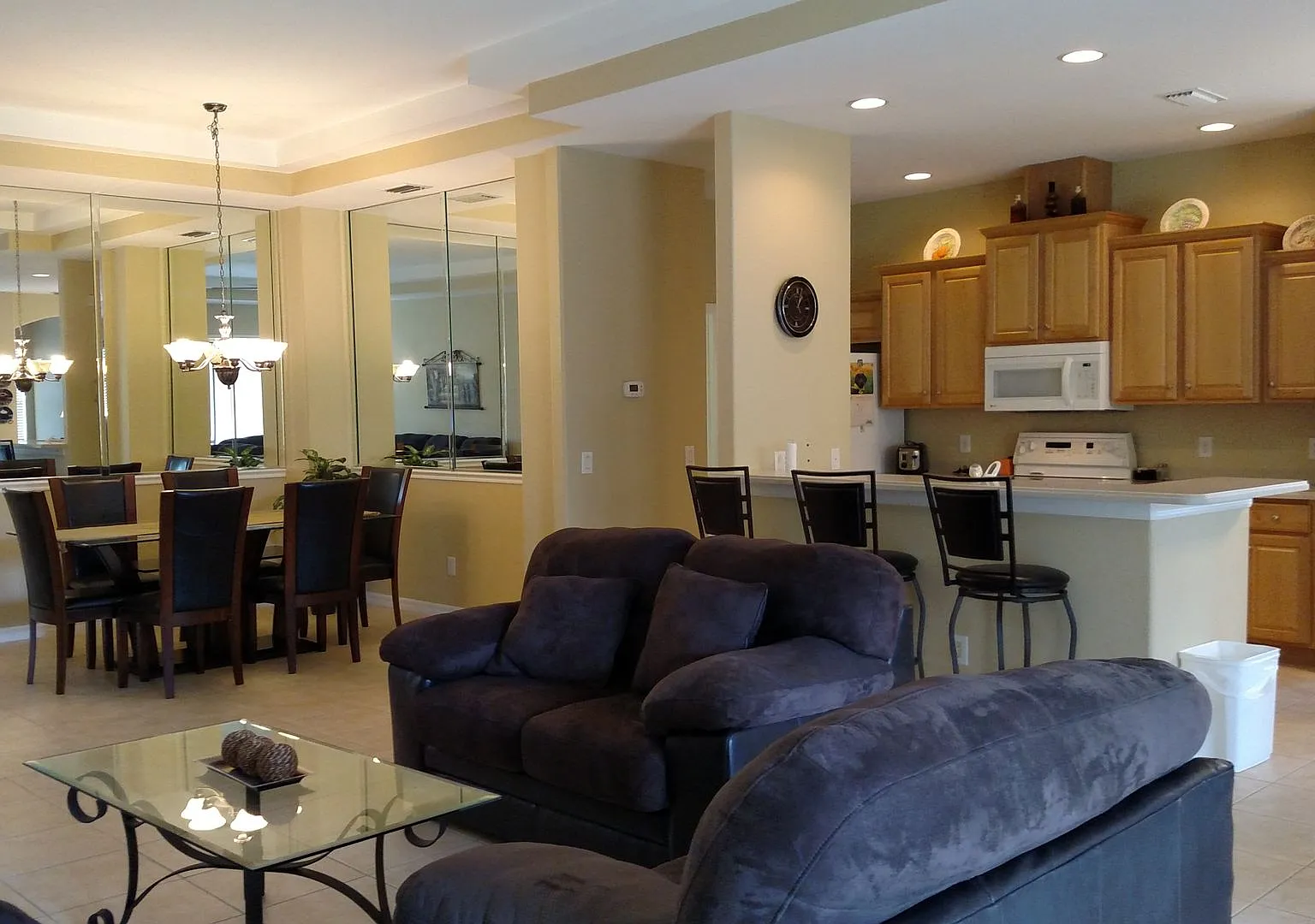 Seasonal 3-Bedroom 2-Bath, Single Family Home with a 2 Car Garage located in Stoneybrook! — Photo 4