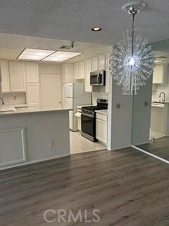2 bed, 1339 sqft, $3,300 — Photo 3