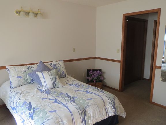 5th image of 501 Southwoods Dr