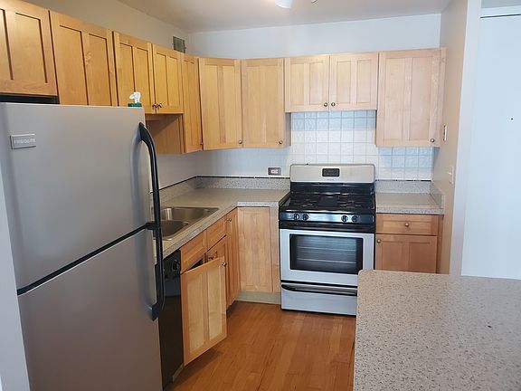 3rd image of 1960 N Lincoln Park West #2112