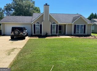 40 Canterbury Dr, Grantville, GA 30220