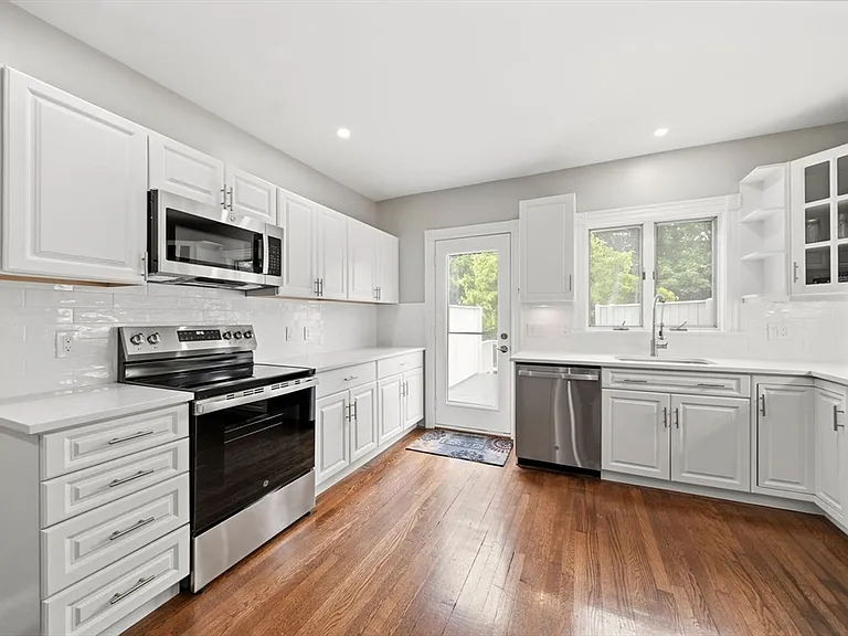 309 Hillside Ave — Photo 14