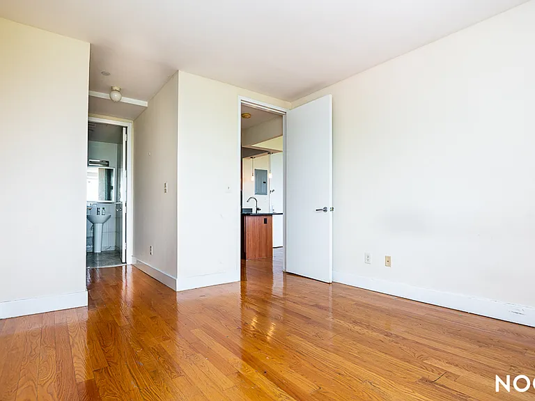 756 Myrtle Ave #4O — Photo 10
