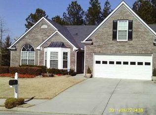 1092 Quiet Waters Ln, Lawrenceville, GA 30045