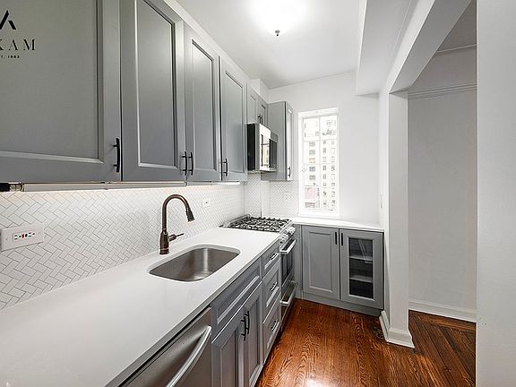 3rd image of 10 Park Ave #7K