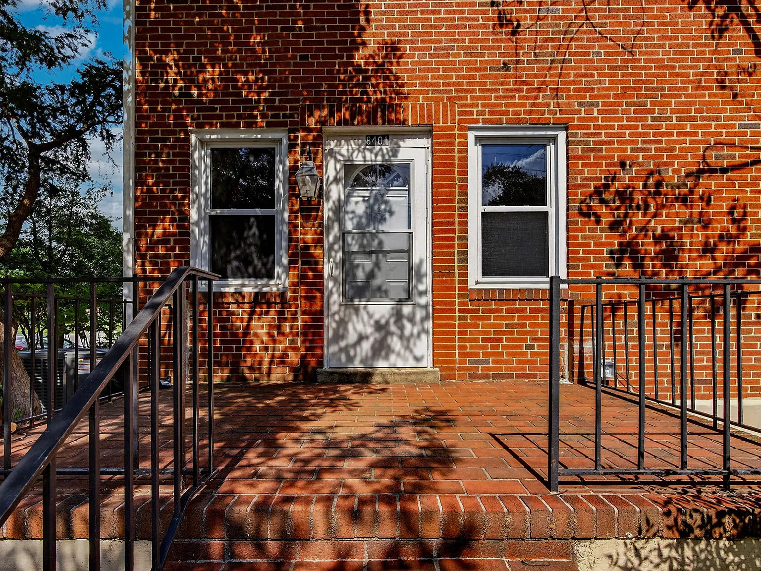 3 bed, 1674 sqft, $2,400 — Photo 2