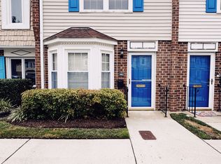 582 Tenbee Ln, Virginia Beach, VA 23451
