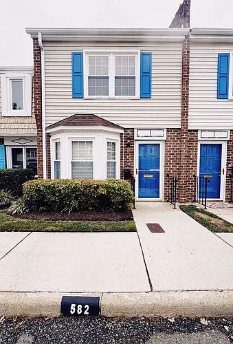 582 Tenbee Ln Photo 1