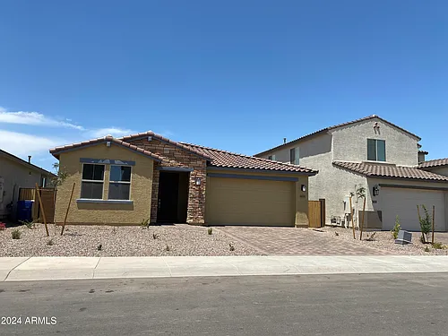 8826 W Medlock Dr Photo 1
