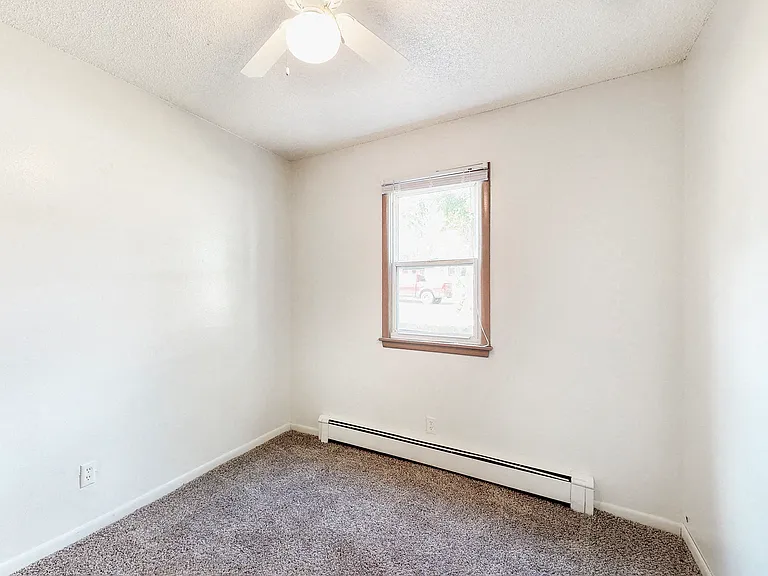 Plaza Manor — Photo 38