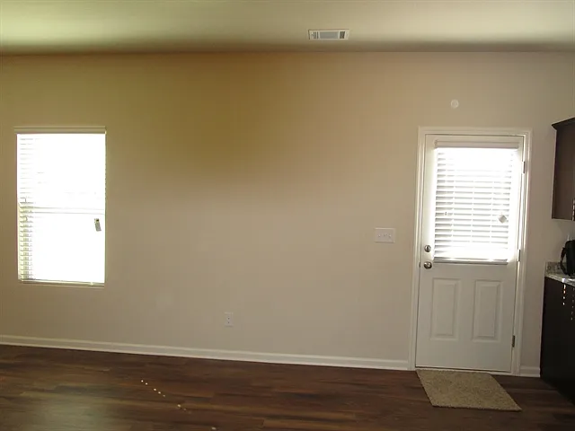 223 Maxton Ave — Photo 4