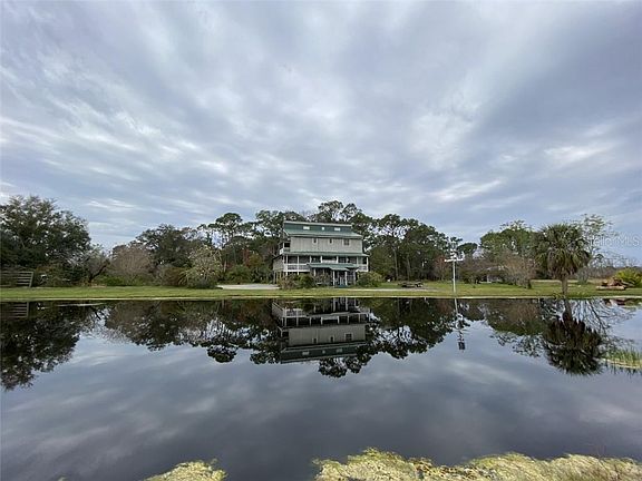 3rd image of 2025 Lake Ellen Dr