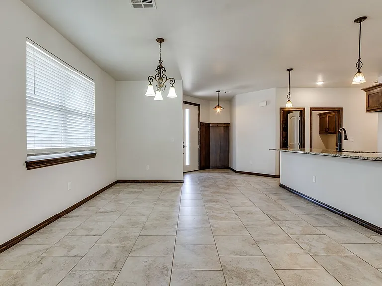 2200 Alta Vista Ln — Photo 10
