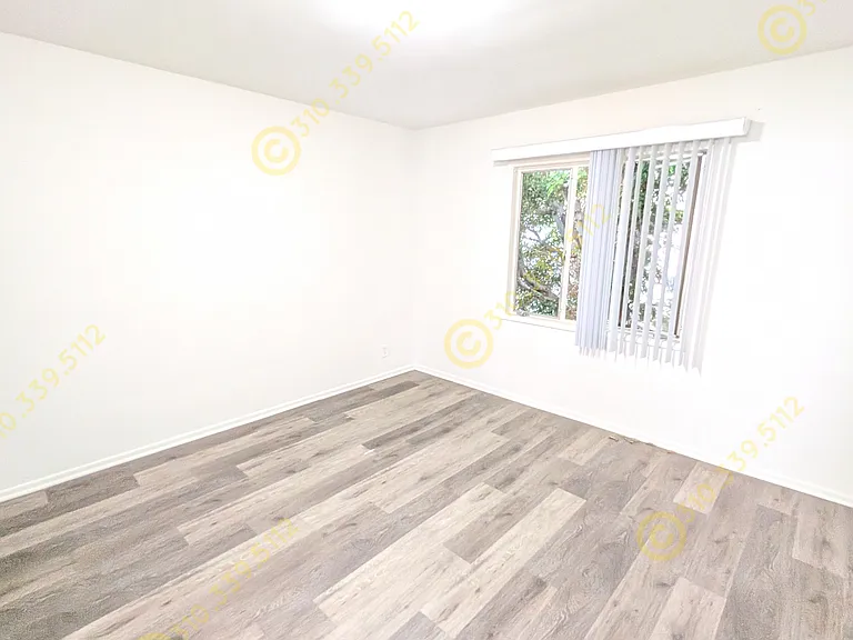 1254 N Havenhurst Dr #15 — Photo 11