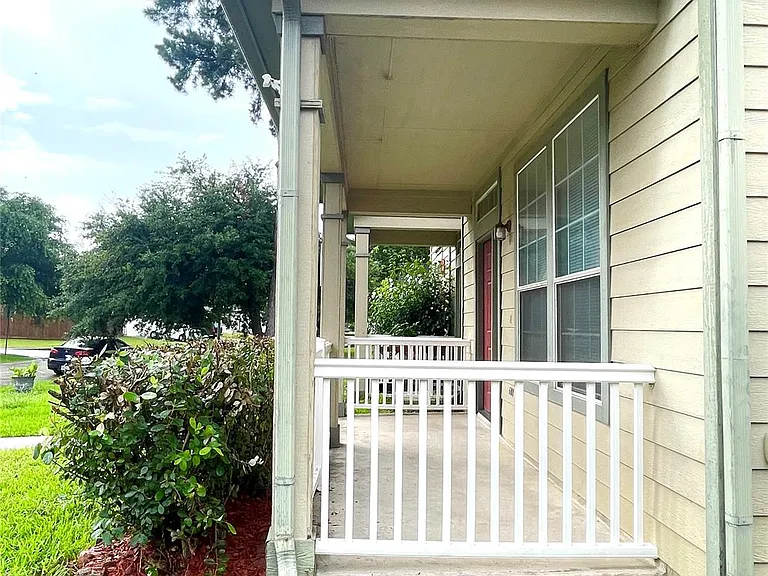 23623 Twisting Falls Dr — Photo 4