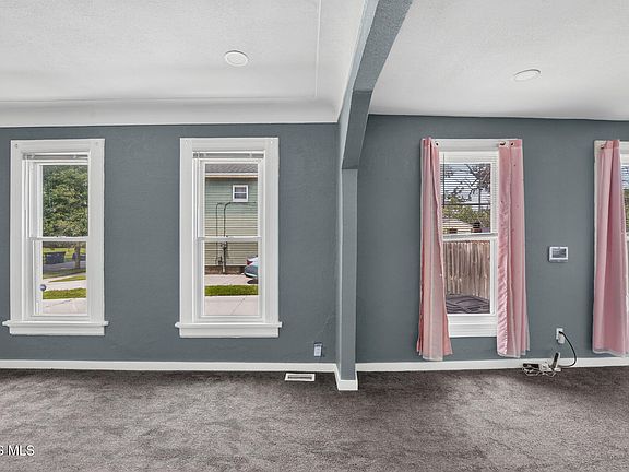 5th image of 547 Church St