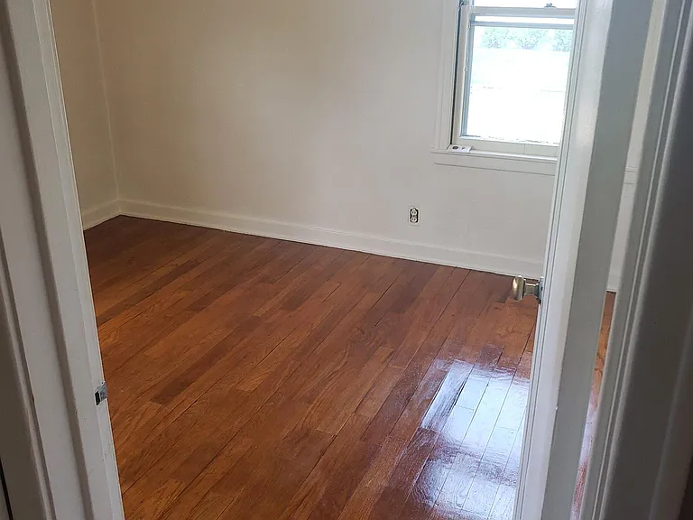 2212 W Everett Ave — Photo 7