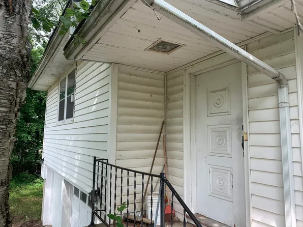 3227 E Stewart Rd, Midland, MI 48640