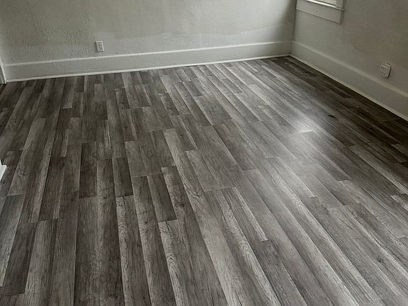4th image of 2477 N Detroit Ave #3