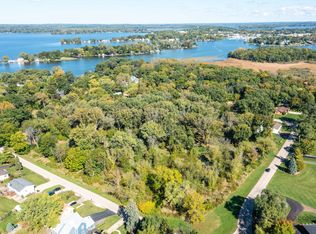 35100 N Indian Trl, Ingleside, IL 60041