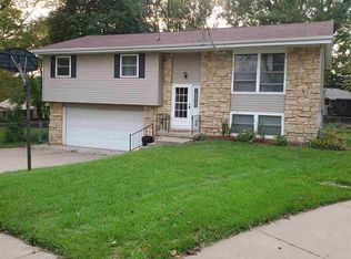 3375 Venture Ct, Dubuque, IA 52002