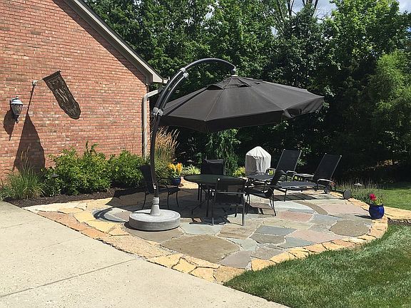2nd image of 712 Miamiview Ct