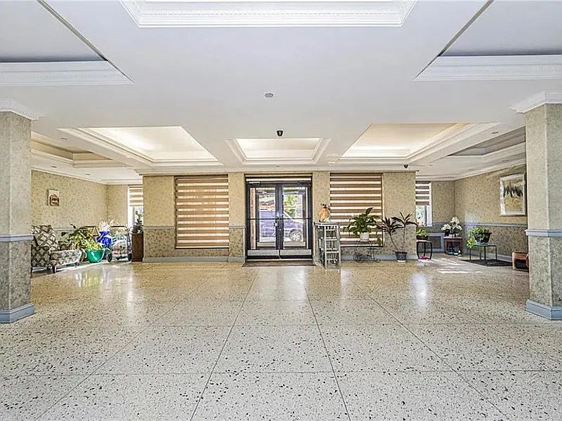 1 bed, 1.0 bath, 700 sqft, $1,611 — Photo 2
