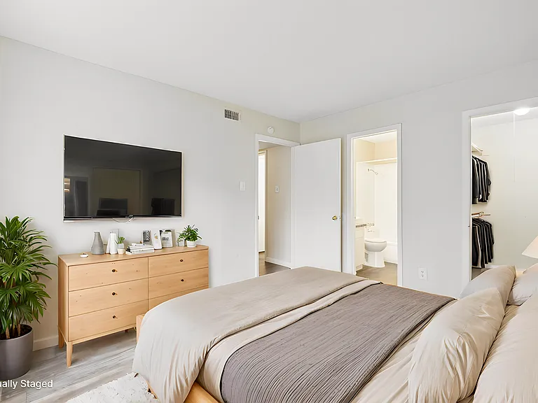 Windbury Apartments — Photo 22